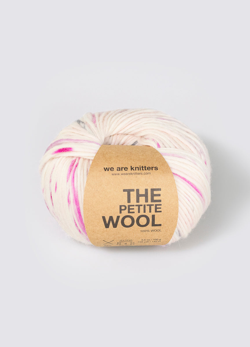 we are knitters The Petite Wool Garnknäuel Farbe flamingo