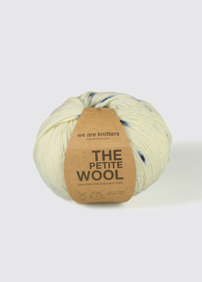 we are knitters The Petite Wool Garnknäuel Farbe denim