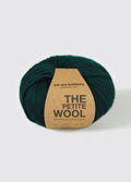 we are knitters The Petite Wool Garnknäuel Farbe forest grenn