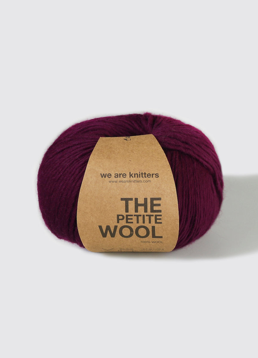 we are knitters The Petite Wool Garnknäuel Farbe wine
