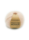 we are knitters Touch me Mohair Knäuel in Farbe salmon