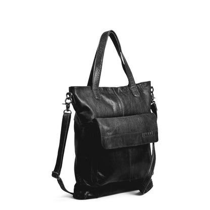 muud Arendal Stricktasche aus Leder schräg von vorne